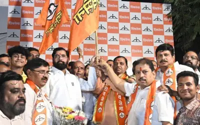 पूर्व मेयर ने छोड़ा उद्धव ठाकरे साथ, एकनाथ शिंदे की शिवसेना का थामा हाथ