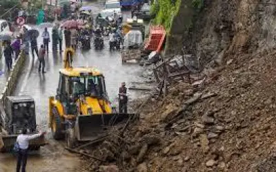 हिमाचल में बारिश का कहर, 157 लोगों की मौत, 259 सड़कें बंद