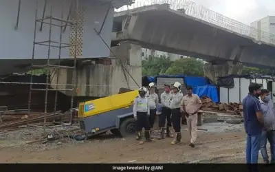 मुंबई में निर्माणाधीन फ्लाईओवर का एक हिस्सा गिरने से 14 घायल