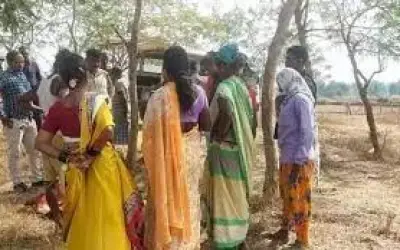 पत्नी के चरित्र पर शक करनेवाले पति ने नहाती हुई पत्नी को डुबाकर मारा
