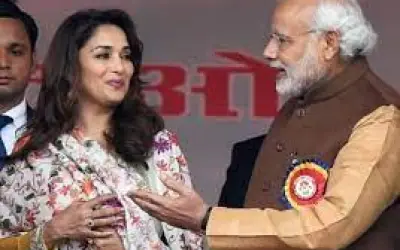 बीजेपी के टिकट पर माधुरी दीक्षित लड़ सकती हैं लोकसभा चुनाव