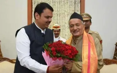 महाराष्ट्र सरकार को भी आर्थिक पैकेज की घोषणा करनी चाहिए : फड़नवीस
