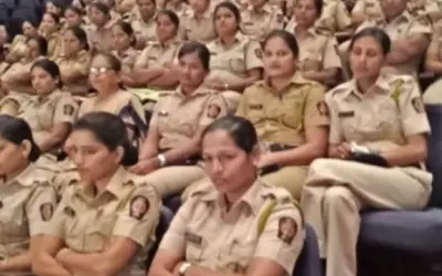 सौ महिला पुलिसकर्मियों को दिखाई गई फिल्म
