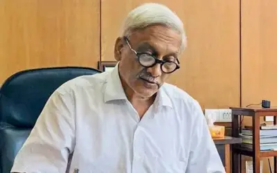 पर्रिकर ने दो मंत्रियों को निकाला