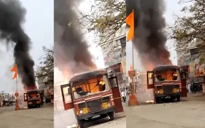 मराठा आंदोलन के प्रदर्शनकारियों ने परिवहन बस में आग लगाई