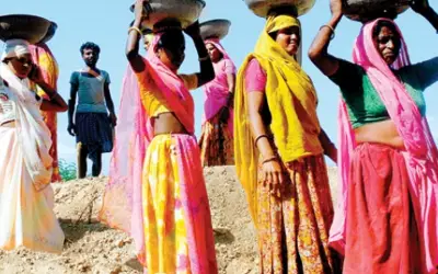 सरकार ने लॉकडाउन के बीच नियम के साथ मजदूरों को छूट दी