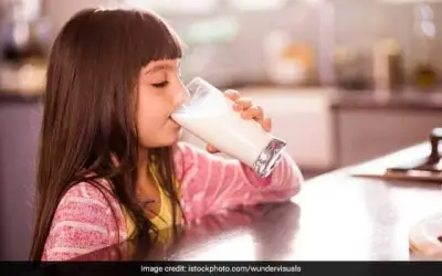 कच्चा दूध के सामने पैकेट का दूध स्वास्थ्य के लिए हानिकारक