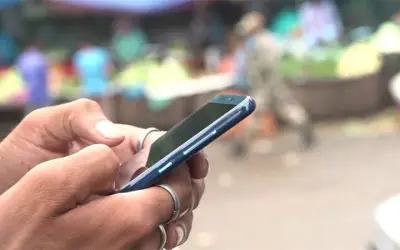 पति ने मोबाइल चार्ज नहीं करवाया तो पत्नी ने जान दे दी