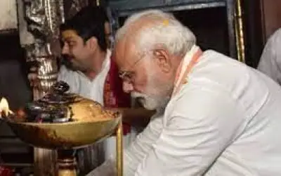 पीएम मोदी ने चुनाव प्रचार से पहले की सोमनाथ मंदिर में पूजा-अर्चना
