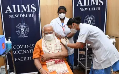 पीएम मोदी ने लगवाई कोरोना वैक्सीन की दूसरी डोज़