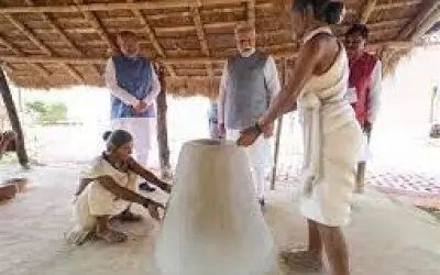 पीएम मोदी झारखंड में दो करोड़ महिलाओं को बनाएंगे लखपति