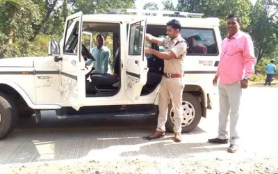 पुलिसकर्मी बेटे ने काटा बाप का चालान