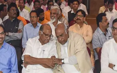 महाराष्ट्र में सरकार का विस्तार होते ही कांग्रेस में नाराज़गी