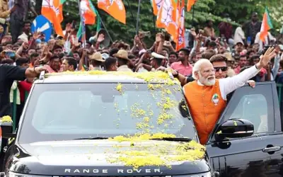 पीएम मोदी ने बेंगलुरु में की रोड शो की शुरुआत