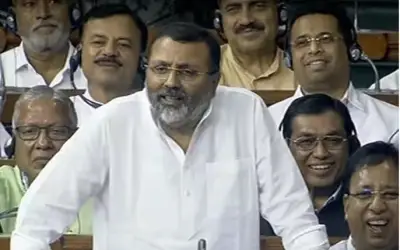 बीजेपी सांसद निशिकांत दुबे ने ली चुटकी, सोनिया गांधी को बेटे को सेट करना और दामाद को भेंट करना है काम