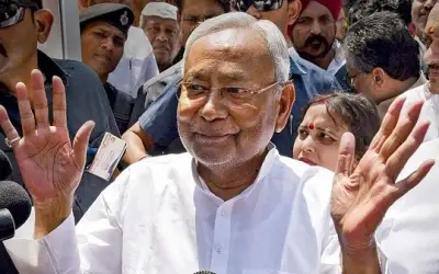 मॉर्निंग वॉक में नीतीश कुमार की सुरक्षा में लगी सेंध
