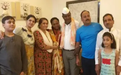 औरंगाबाद में 22 साल पहले का लिया हुआ क़र्ज़ चुकाने केन्या से आए सांसद