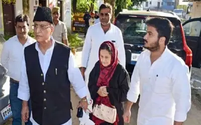 आजम खान को बीवी और बेटे के साथ भेजा गया जेल