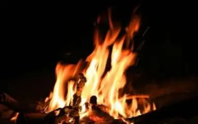 बिहार में युवक को ज़िंदा जलाया