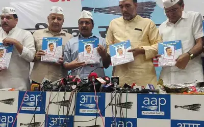 केजरीवाल ने दिल्ली को पूर्ण राज्य बनाने वाला घोषणा पत्र जारी किया