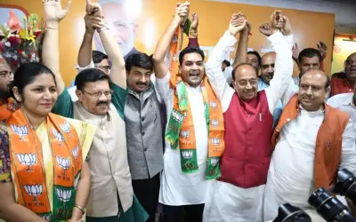 आम आदमी पार्टी के कपिल मिश्रा और ऋचा पांडे मिश्रा बीजेपी में शामिल