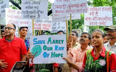 आरे कॉलोनी में मेट्रो कार शेड के निर्माण के विरोध के लिए प्रदर्शन
