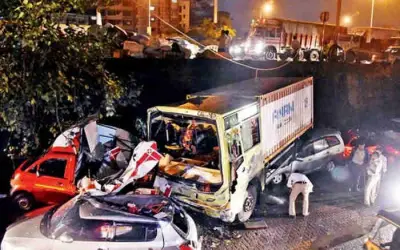 शादी के बाद लौटने में सड़क दुर्घटना : दस की मौत