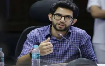 नाराज़ आदित्य ठाकरे ने उड़ाई बीजेपी की खिल्ली
