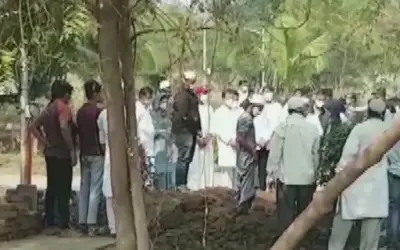 सुपुर्द-ए-खाक हुए अहमद पटेल