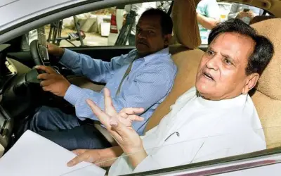 धोखाधड़ी मामले में ईडी ने की अहमद पटेल से पूछताछ