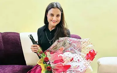 चौथी मंजिल से कूदकर एयर होस्टेस ने आत्महत्या की