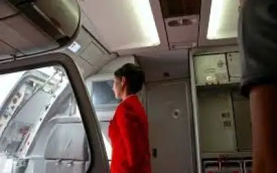एयर होस्टेस के पास से मिले चार किलो सोना