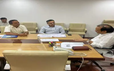 वित्त मंत्री का पदभार संभालने के बाद अजित पवार ने की वरिष्ठ अधिकारियों के साथ बैठक