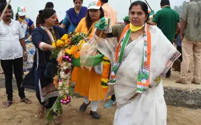 कांग्रेस महिला अध्यक्ष अजंता यादव ने भरा नामांकन