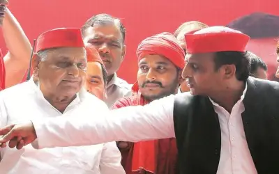 मैनपुरी से मुलायम सिंह यादव ने किया नामंकन