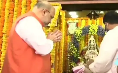 हैदराबाद में अमित शाह ने भाग्यलक्ष्मी की पूजा की