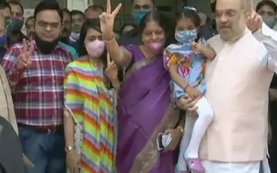 गुजरात स्थानीय निकाय के चुनाव में अमित शाह ने किया मतदान