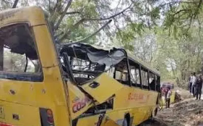 हरियाणा में स्कूल बस पलटने से छह बच्चों की मौत, एक दर्जन से अधिक घायल