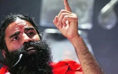 पूरा बॉलीवुड आज ड्रग्स की चपेट में है : बाबा रामदेव