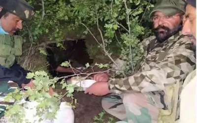 लश्कर का एक ओजीडब्ल्यू गिरफ्तार, आतंकी ठिकाना ध्वस्त