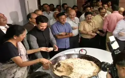बजट के पहले हलवा रस्म में कैद होते हैं सरकारी कर्मचारी
