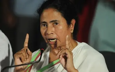 बंगाल में हो तो बांग्ला भाषा बोलनी ही पड़ेगी : ममता