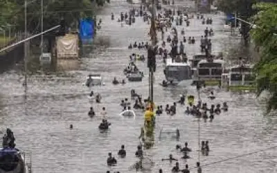 मुंबई में बारिश का कहर लगातार जारी
