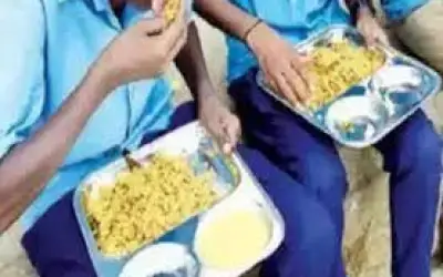 विषाक्त भोजन खाने से 18 बच्चे बीमार