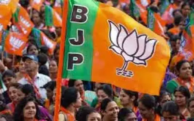 लोकसभा चुनाव से पहले बिहार में बीजेपी ने महागठबंधन को दिया बड़ा झटका, कांग्रेस-आरजेडी के तीन विधायकों ने बदला पाला