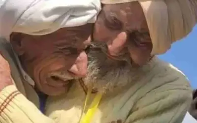 बंटवारे के 74 साल बाद मिले दो पाकिस्तानी और हिंदुस्तानी सगे भाई