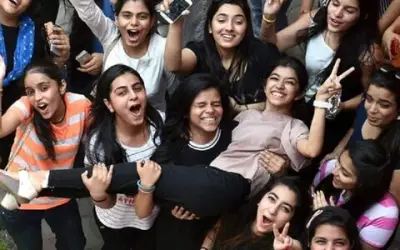 सीबीएसई के परिणामों से स्टूडेंट्स में भारी उत्साह