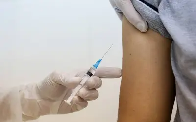 18 साल से अधिक उम्र वालों को आज से लगेगी मुफ्त कोरोना वैक्सीन