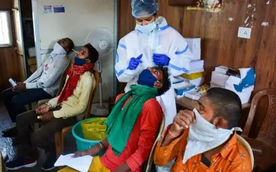 कोरोना की रफ़्तार पहले से हुई कम