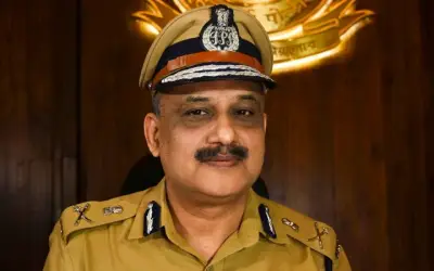 मुंबई एयरपोर्ट से जुड़े इलाकों में उड़ान से जुड़ी गतिविधियों पर मुंबई पुलिस ने लगाया प्रतिबंध